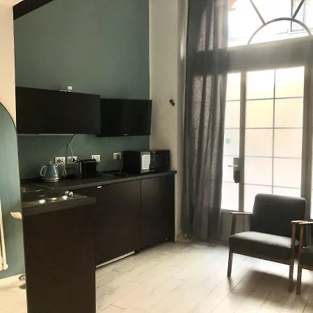 Relstay - San Babila - Studio Apartman *